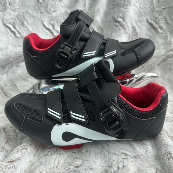🚴🏻♀️Peloton Cycling Shoes🚴🏻♀️ - Picture 2 of 11